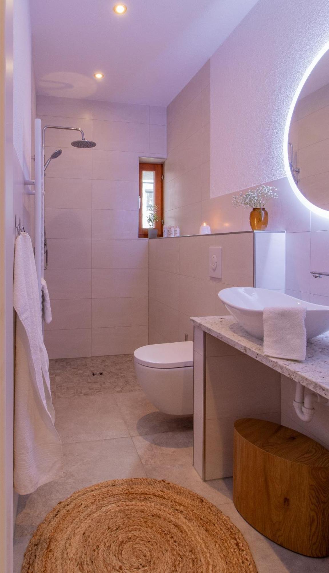 Stilvolles City-Apartment I Netflix I Wlan L Stellplatz I Zentral Шварценберг Екстериор снимка